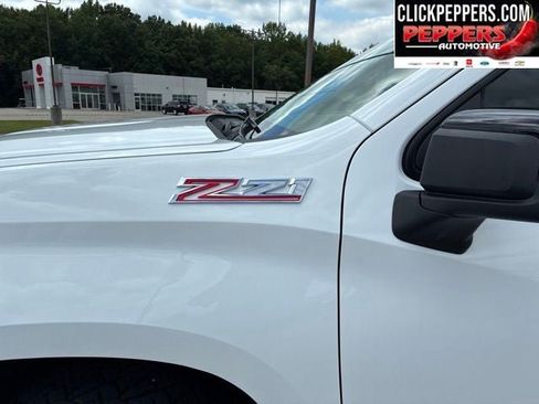 Used 2021 Chevrolet Silverado 1500 RST AWD/4WD image 3