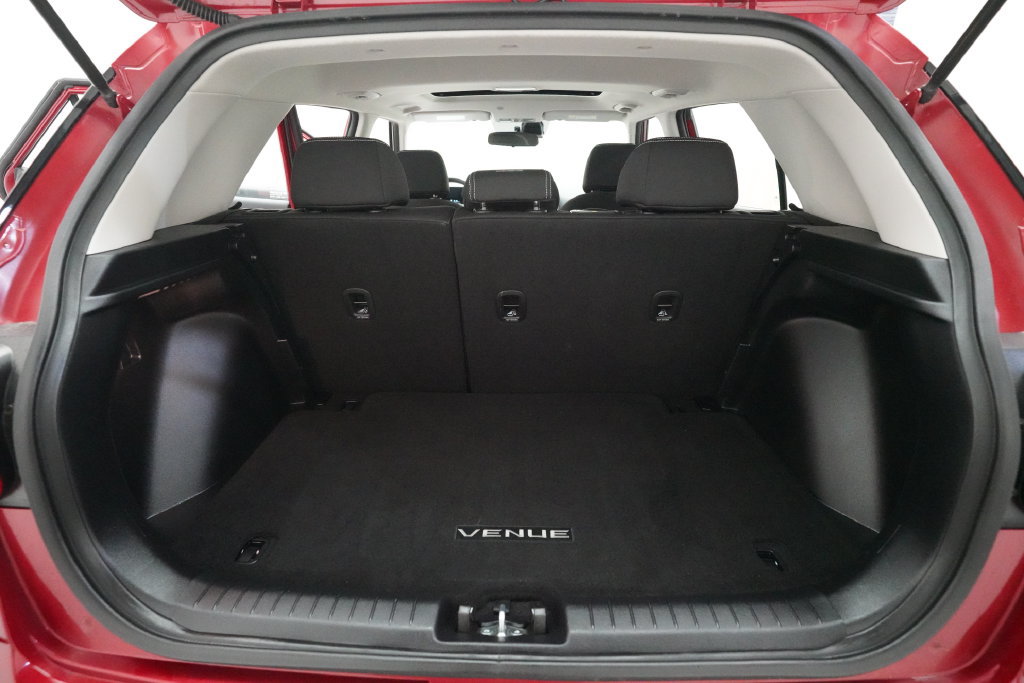 Used 2023 Hyundai Venue SEL FWD image 10