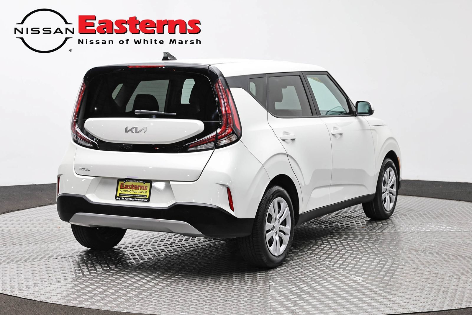 Used 2023 Kia Soul LX FWD image 5