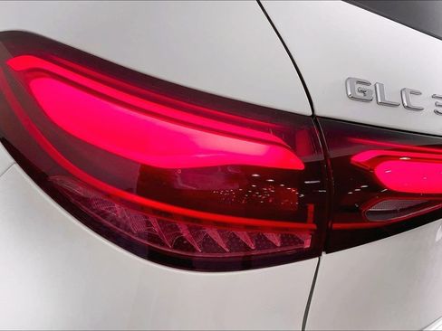 Used 2026 Mercedes-Benz GLC 300 4MATIC image 24