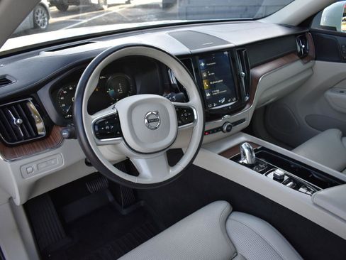Used 2019 Volvo XC60 T8 Inscription w/ Advanced Package image 10