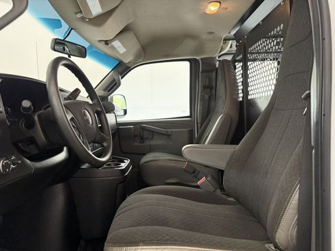 Used 2022 GMC Savana 2500 w/ Driver Convenience Package RWD image 15