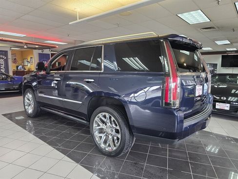 Used 2018 Cadillac Escalade Premium Luxury AWD/4WD image 6