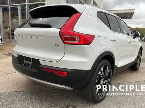 Certified 2021 Volvo XC40 T4 Inscription w/ Climate Package image 6