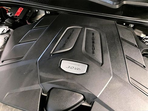 Certified 2023 Porsche Cayenne image 34