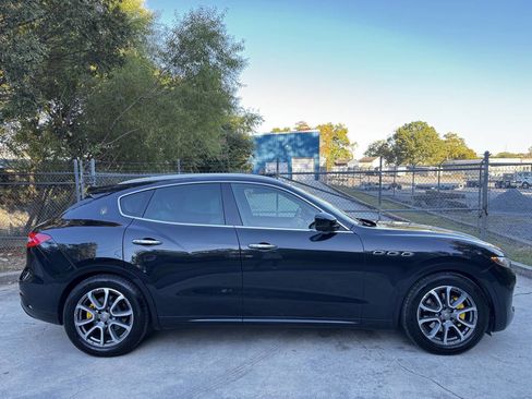 Used 2017 Maserati Levante w/ Luxury Package image 4