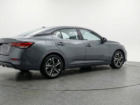 Used 2025 Nissan Sentra SV image 9