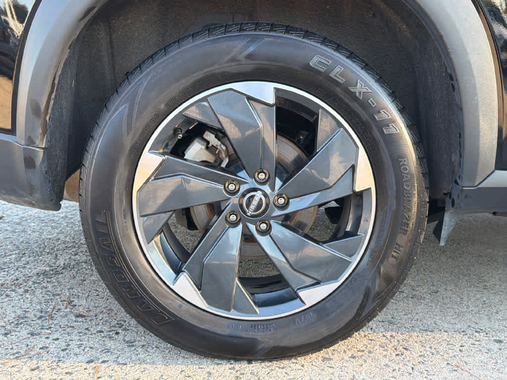Used 2024 Nissan Rogue SV AWD/4WD image 18