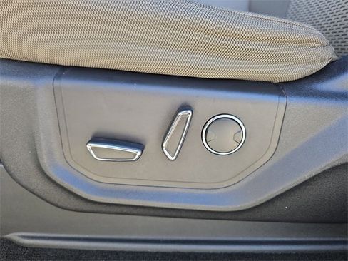 Used 2015 Ford F150 XLT w/ Equipment Group 302A Luxury image 16