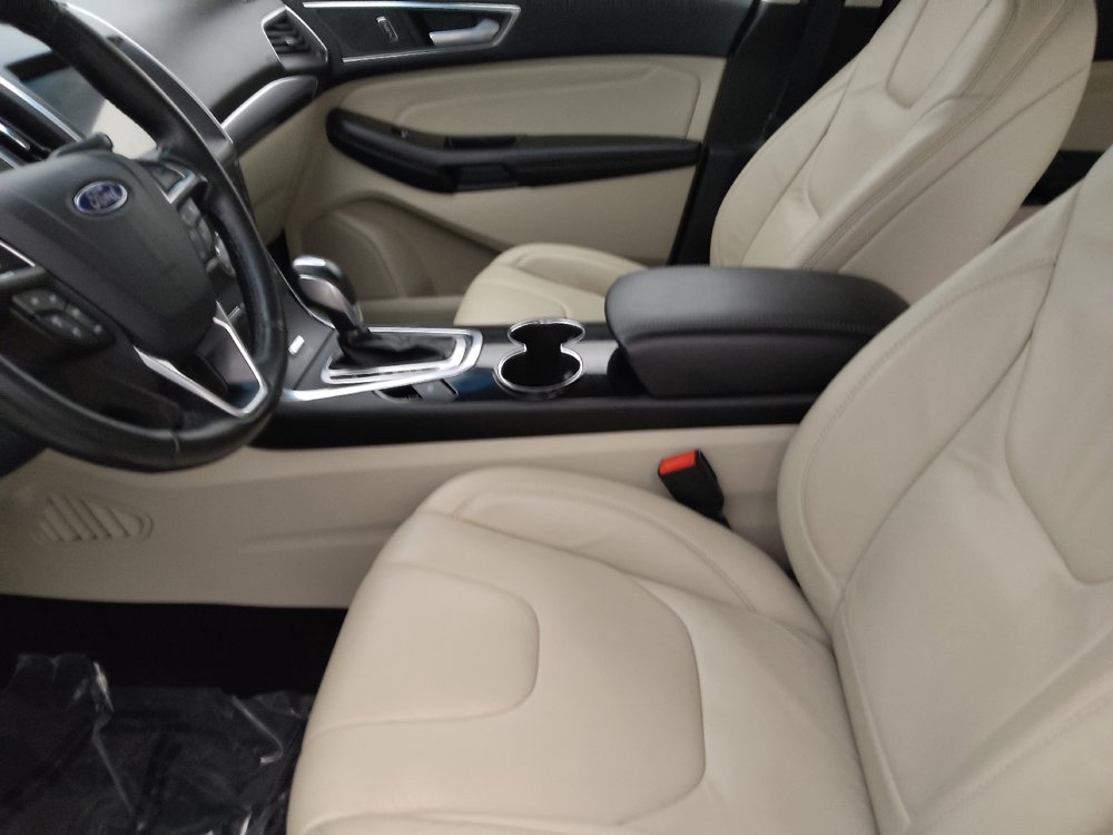 Used 2017 Ford Edge Titanium w/ Technology Package FWD image 17