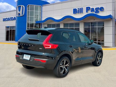 Used 2023 Volvo XC40 B5 Plus AWD/4WD image 7