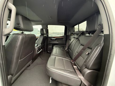 Used 2023 GMC Sierra 1500 Denali w/ Technology Package AWD/4WD image 11