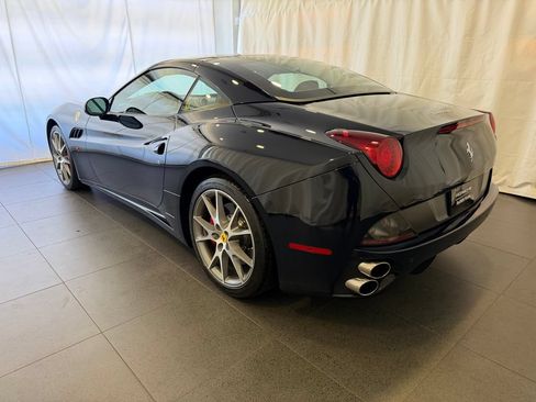 Used 2010 Ferrari California RWD image 3