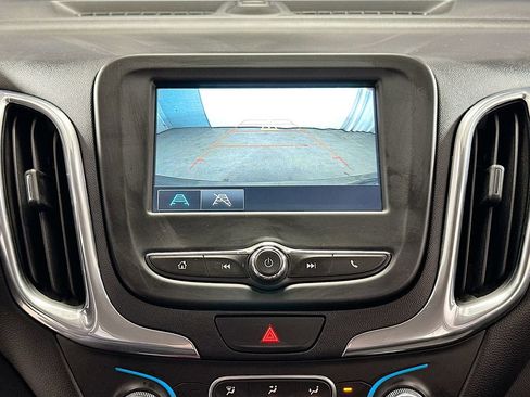 Used 2018 Chevrolet Equinox LT image 15