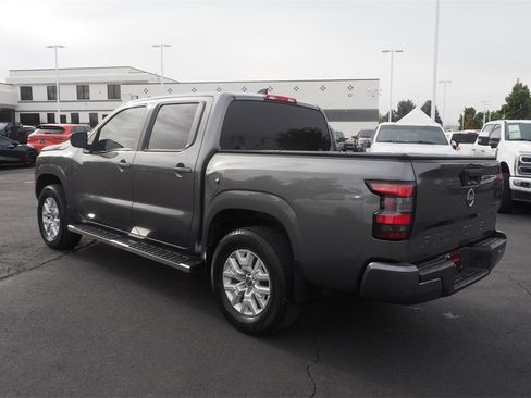 Used 2022 Nissan Frontier SV image 7