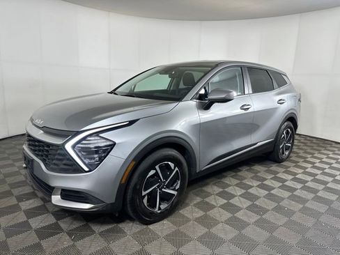 Used 2024 Kia Sportage LX image 7