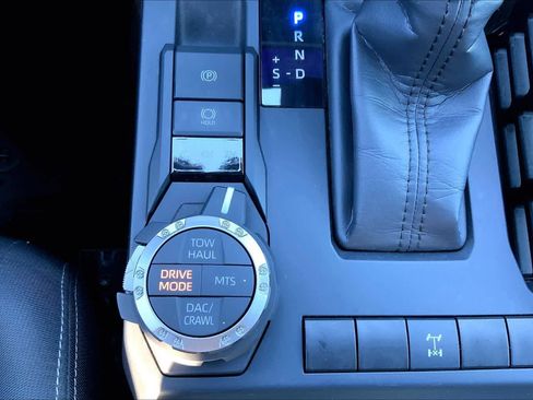 Used 2024 Toyota Tacoma TRD Off-Road image 36