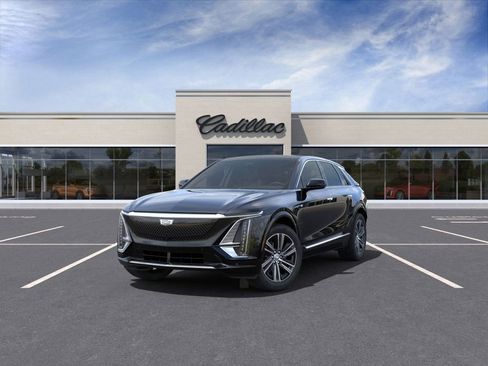 New 2025 Cadillac Lyriq Luxury w/ LPO, Floor Liner Package image 8