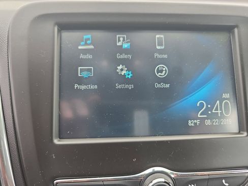 Used 2018 Chevrolet Equinox LT FWD image 18
