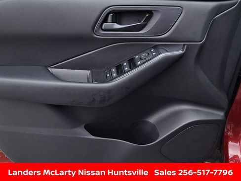 Used 2025 Nissan Rogue S image 20