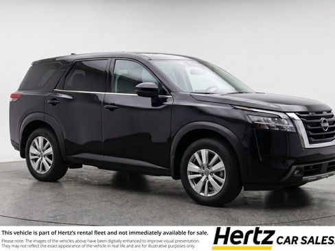 Used 2025 Nissan Pathfinder SV image 1