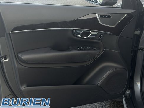 Used 2019 Volvo XC90 T6 Momentum w/ Advanced Package image 9