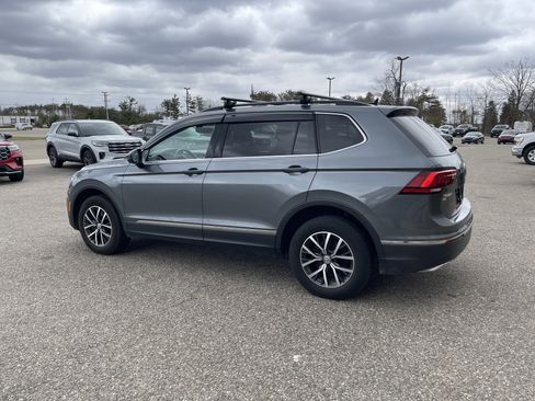 Used 2018 Volkswagen Tiguan SE w/ Panoramic Sunroof Package AWD/4WD image 6
