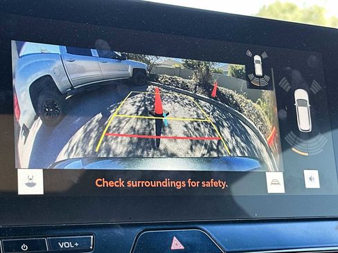 Used 2023 Toyota Venza Nightshade image 23