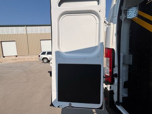 Used 2025 RAM ProMaster 2500 w/ Convenience Group FWD image 21