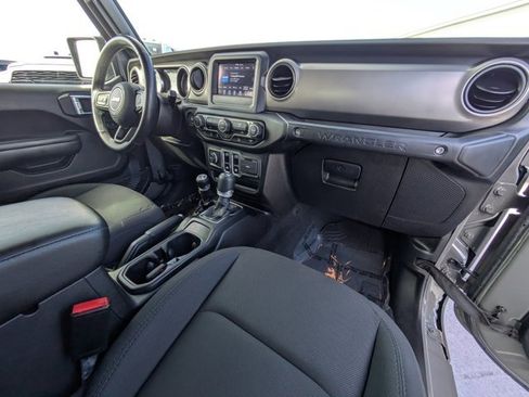 Used 2021 Jeep Wrangler Sport S image 11