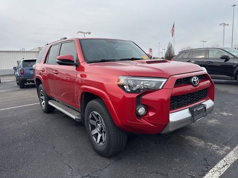 Used 2017 Toyota 4Runner TRD Off-Road Premium image 3