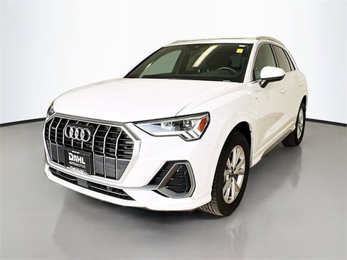 Used 2025 Audi Q3 2.0T Premium image 37