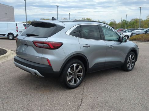 Used 2023 Ford Escape Platinum w/ Premium Technology Package AWD/4WD image 8