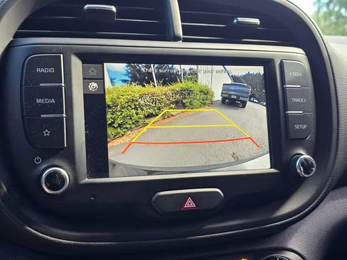 Certified 2025 Kia Soul LX FWD image 20