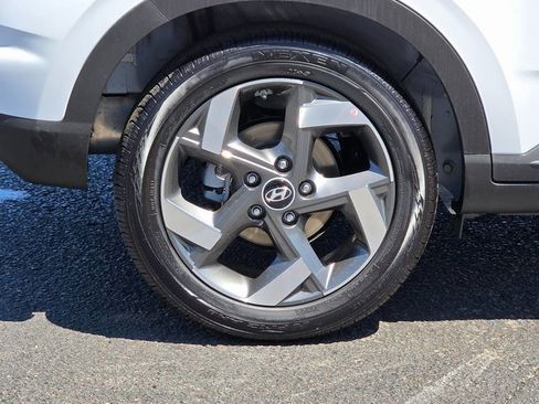 New 2025 Hyundai Venue SEL image 8