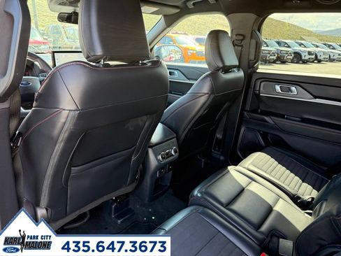 Used 2025 Ford Explorer ST-Line w/ ST-Line Street Pack AWD/4WD image 28