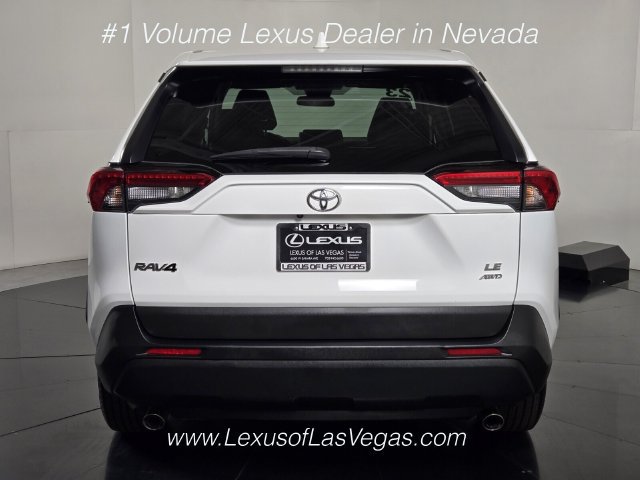 Used 2023 Toyota RAV4 LE AWD/4WD image 5