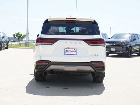 Used 2025 Lexus LX 700h Luxury w/ Appearance Package AWD/4WD image 8
