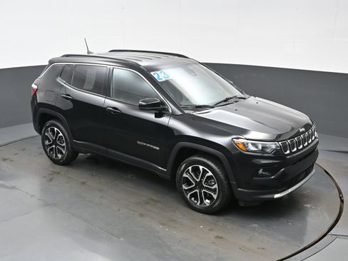 Used 2023 Jeep Compass Limited AWD/4WD image 38
