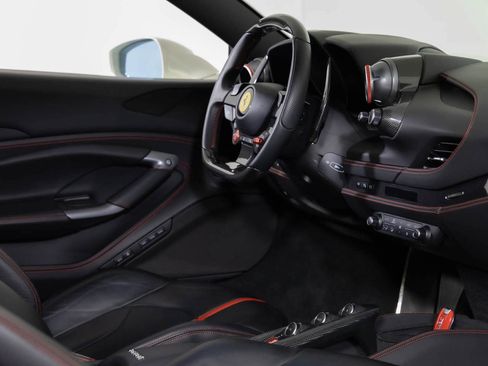 Used 2020 Ferrari F8 Tributo image 6