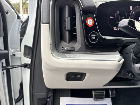 Used 2024 Porsche Cayenne S image 57