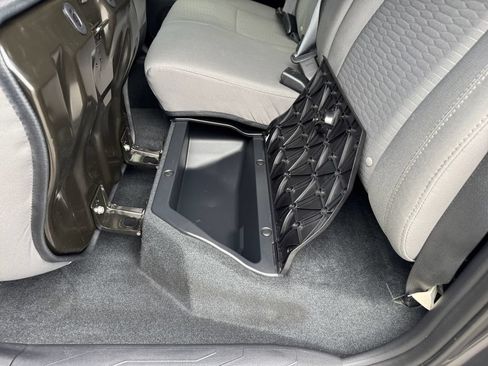 Used 2017 Toyota Tacoma SR5 w/ Tow Package AWD/4WD image 19