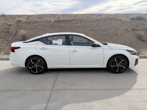 Used 2024 Nissan Altima 2.5 SR image 4