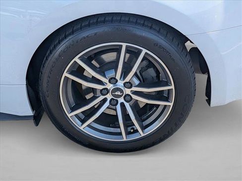 Used 2017 Ford Mustang GT image 9