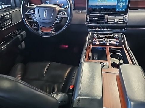 Used 2023 Lincoln Navigator Reserve image 27