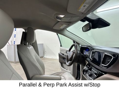 Used 2020 Chrysler Pacifica Touring-L Plus w/ Advanced Safetytec Group FWD image 20