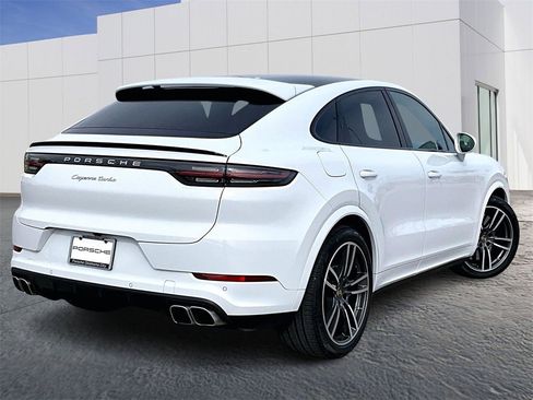 Used 2023 Porsche Cayenne Turbo image 7
