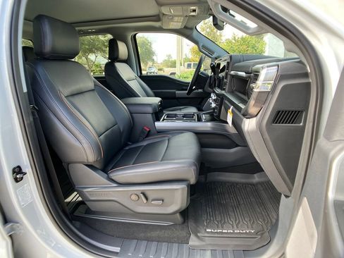 New 2026 Ford F250 Lariat w/ Black Appearance Package image 5