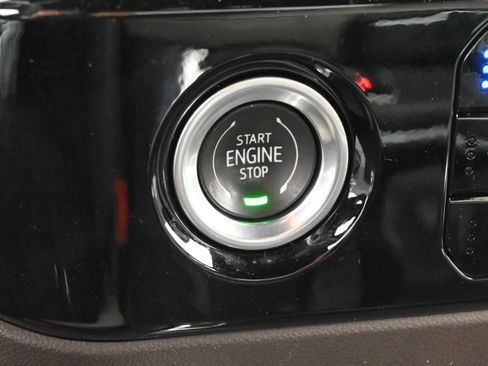 Used 2023 GMC Sierra 1500 SLT AWD/4WD image 20