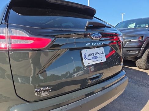 Certified 2023 Ford Edge SEL w/ Convenience Package AWD/4WD image 6